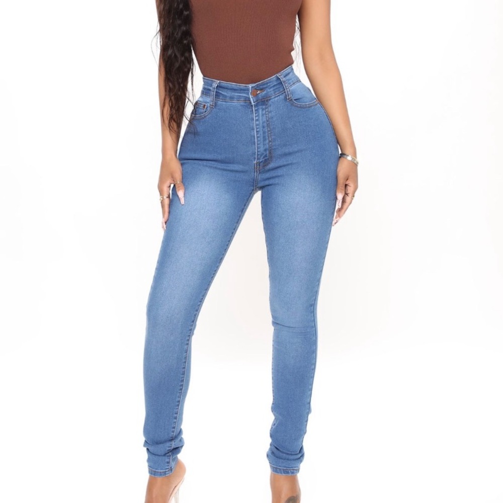 Fashion nova jeans never worn!